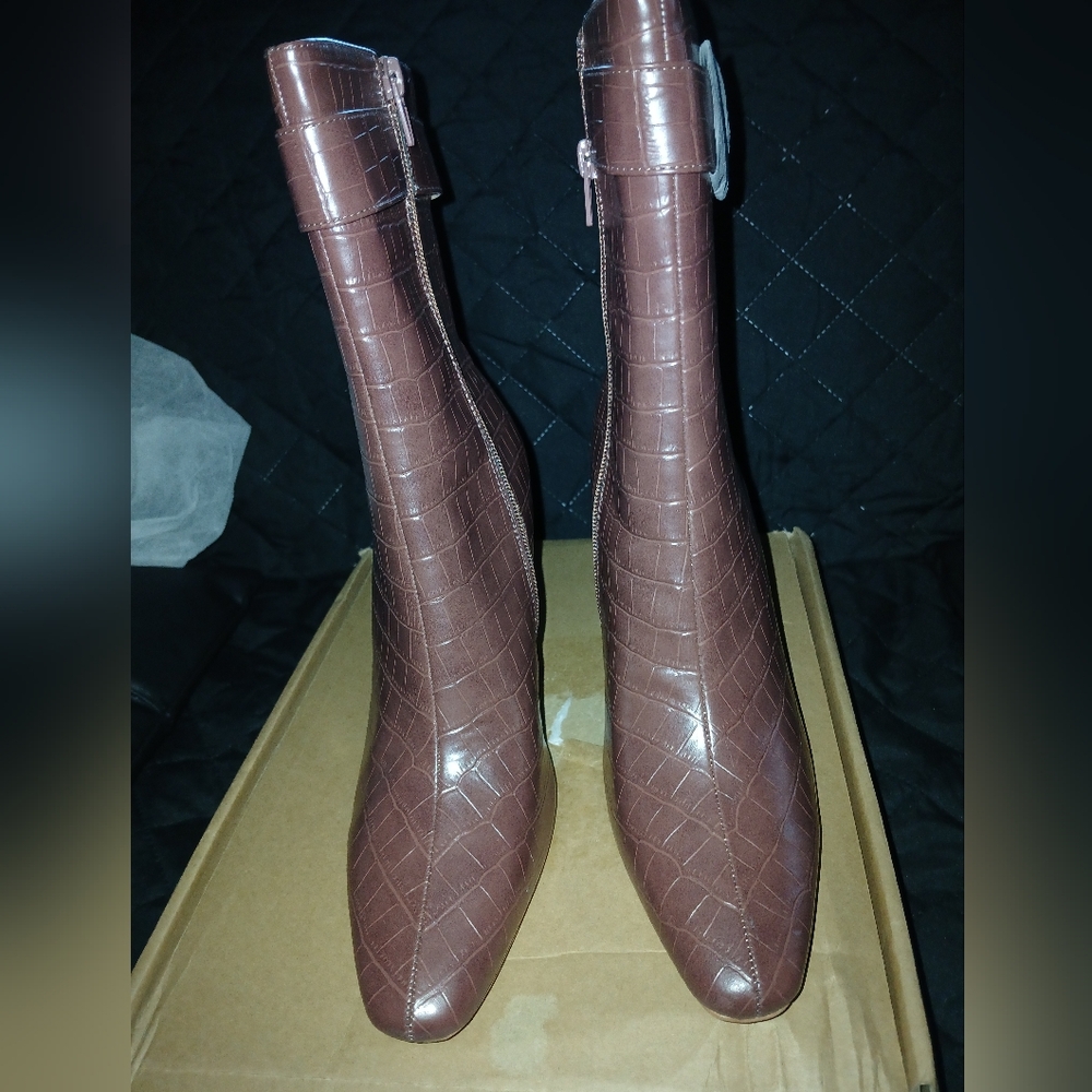 Journee Collection Brown Croc-Pattern Ankle Booties. Beautiful Booties